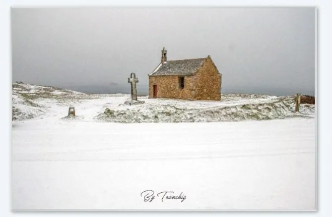 st samson snow cadre artbox blanc Poster Chapelle Saint Samson sous la neige Bretagne | By Tranchig – Image 2