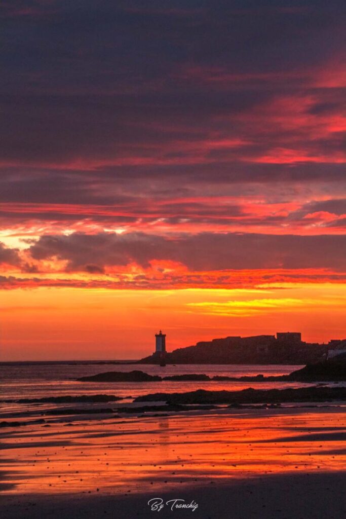 Le tour des Phares Coucher de soleil sur Le Conquet Iroise Bretagne Finistère By Tranchig