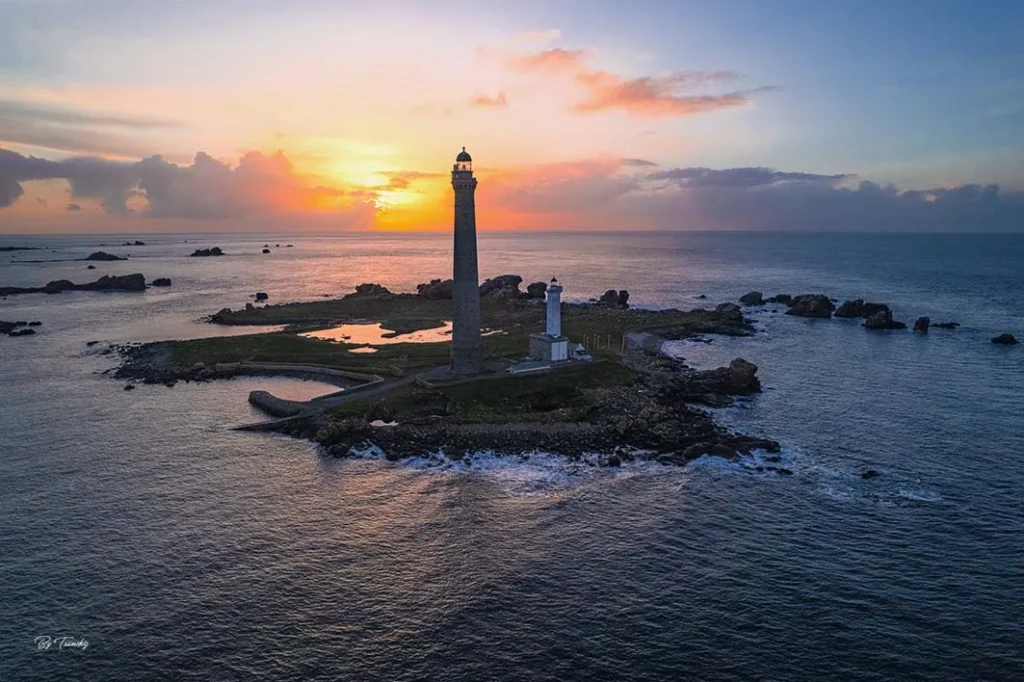 Pays des abers Sunset sur le plus haut phare d'Europe Bretagne Finsitère By Tranchig